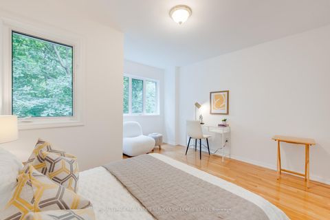 Photo 21 at 15 - 151 Merton Street, Mount Pleasant West, Toronto