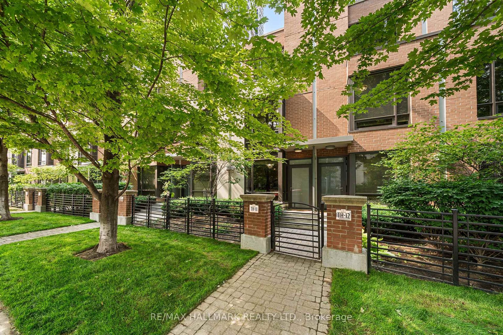 TH11 - 23 Sheppard Avenue E, Willowdale East, Toronto 