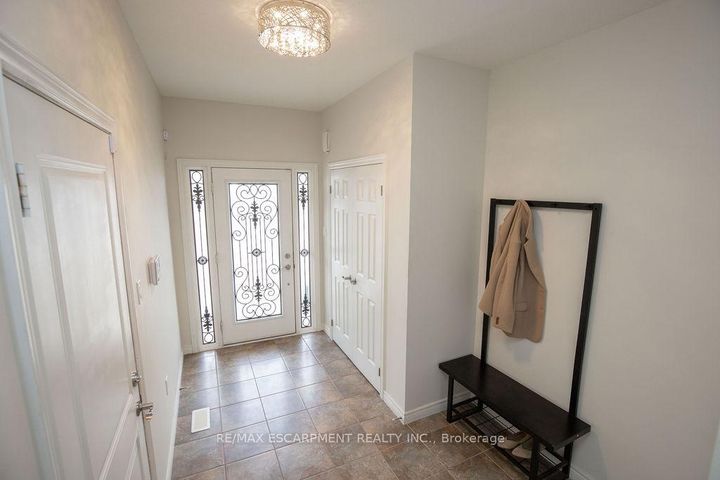 Photo 4 at 69 Winslow Way, Stoney Creek, Hamilton