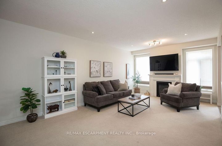 Photo 8 at 69 Winslow Way, Stoney Creek, Hamilton
