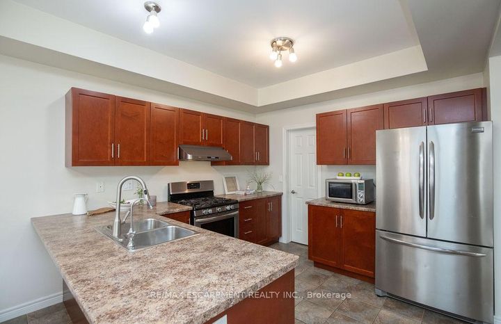 Photo 11 at 69 Winslow Way, Stoney Creek, Hamilton