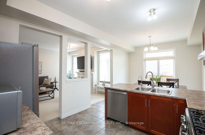 Photo 12 at 69 Winslow Way, Stoney Creek, Hamilton