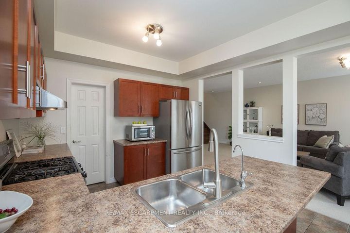 Photo 17 at 69 Winslow Way, Stoney Creek, Hamilton