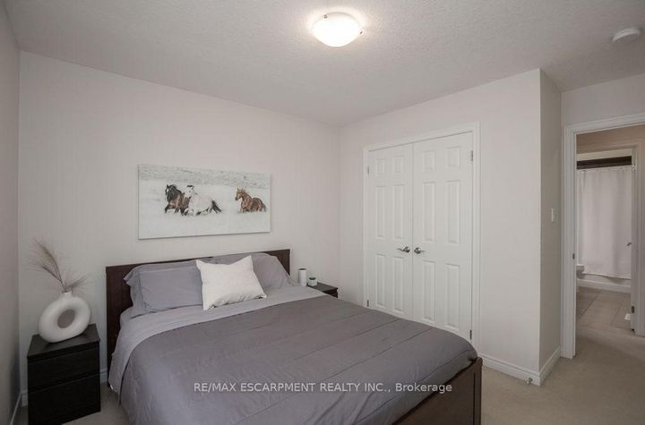 Photo 31 at 69 Winslow Way, Stoney Creek, Hamilton