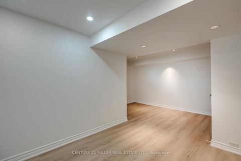 Photo 19 at 87 - 1240 Westview Terrace, WT West Oak Trails, Oakville