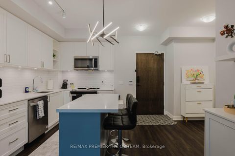 Photo 5 at 707 - 100 Eagle Rock Way, Maple, Vaughan