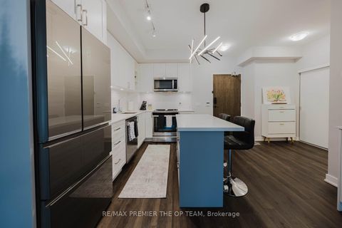 Photo 8 at 707 - 100 Eagle Rock Way, Maple, Vaughan