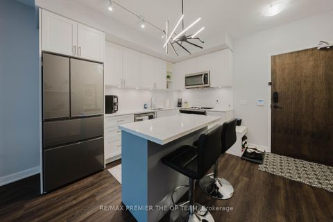 Photo 9 at 707 - 100 Eagle Rock Way, Maple, Vaughan