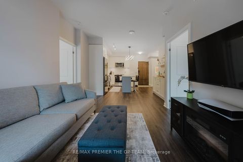 Photo 13 at 707 - 100 Eagle Rock Way, Maple, Vaughan