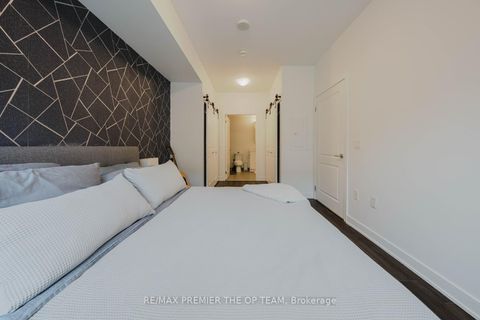 Photo 19 at 707 - 100 Eagle Rock Way, Maple, Vaughan