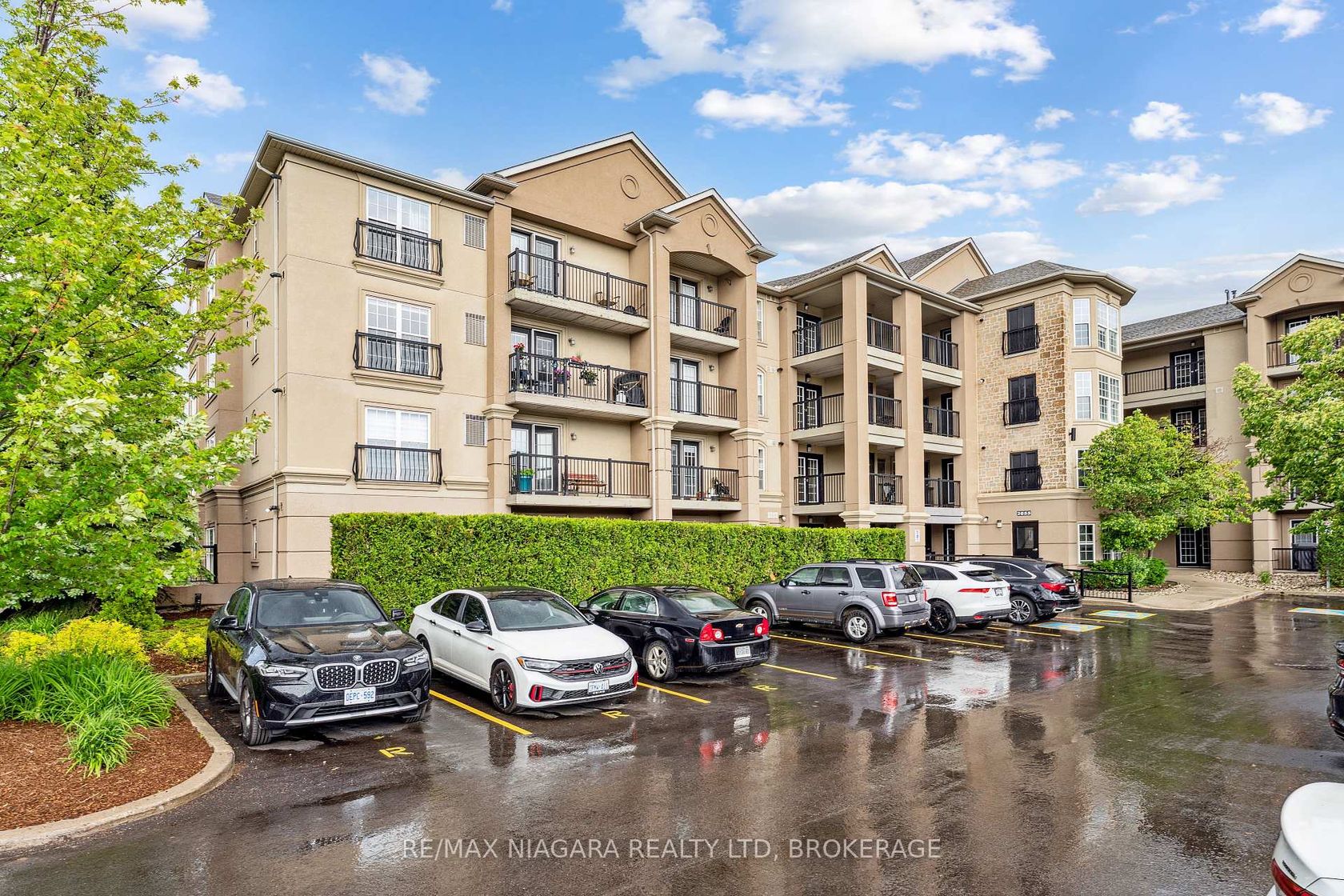 102 - 2055 Appleby Line, Uptown, Burlington 