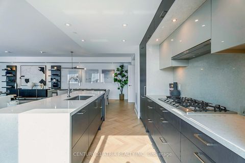 Photo 12 at 810 - 455 Wellington Street W, Waterfront Communities C1, Toronto