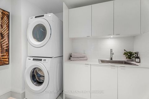 Photo 23 at 810 - 455 Wellington Street W, Waterfront Communities C1, Toronto
