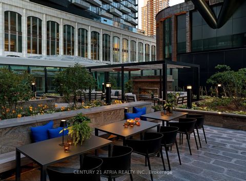 Photo 28 at 810 - 455 Wellington Street W, Waterfront Communities C1, Toronto