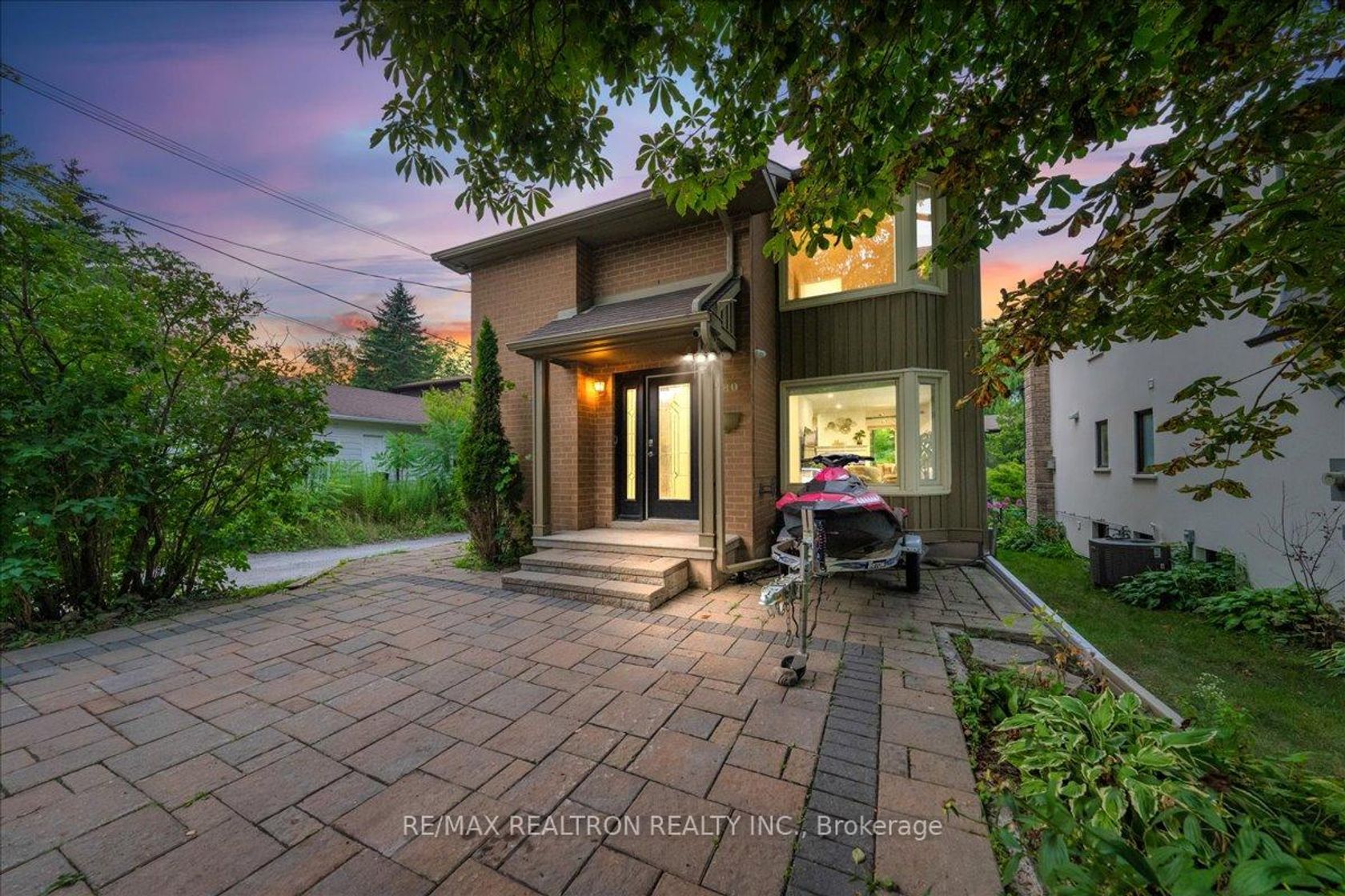 280 Douglas Road, Oak Ridges Lake Wilcox, Richmond Hill 