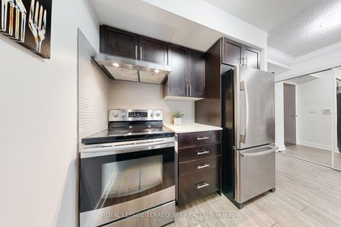Photo 6 at 529 - 2 Eva Road, Etobicoke West Mall, Toronto