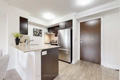 Photo 8 at 529 - 2 Eva Road, Etobicoke West Mall, Toronto