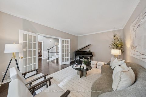 Photo 5 at 22 Theobalds Circle, Mill Pond, Richmond Hill