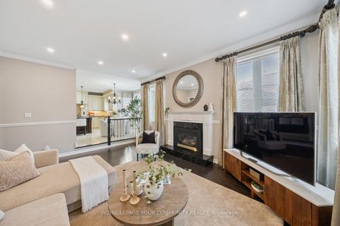 Photo 9 at 22 Theobalds Circle, Mill Pond, Richmond Hill