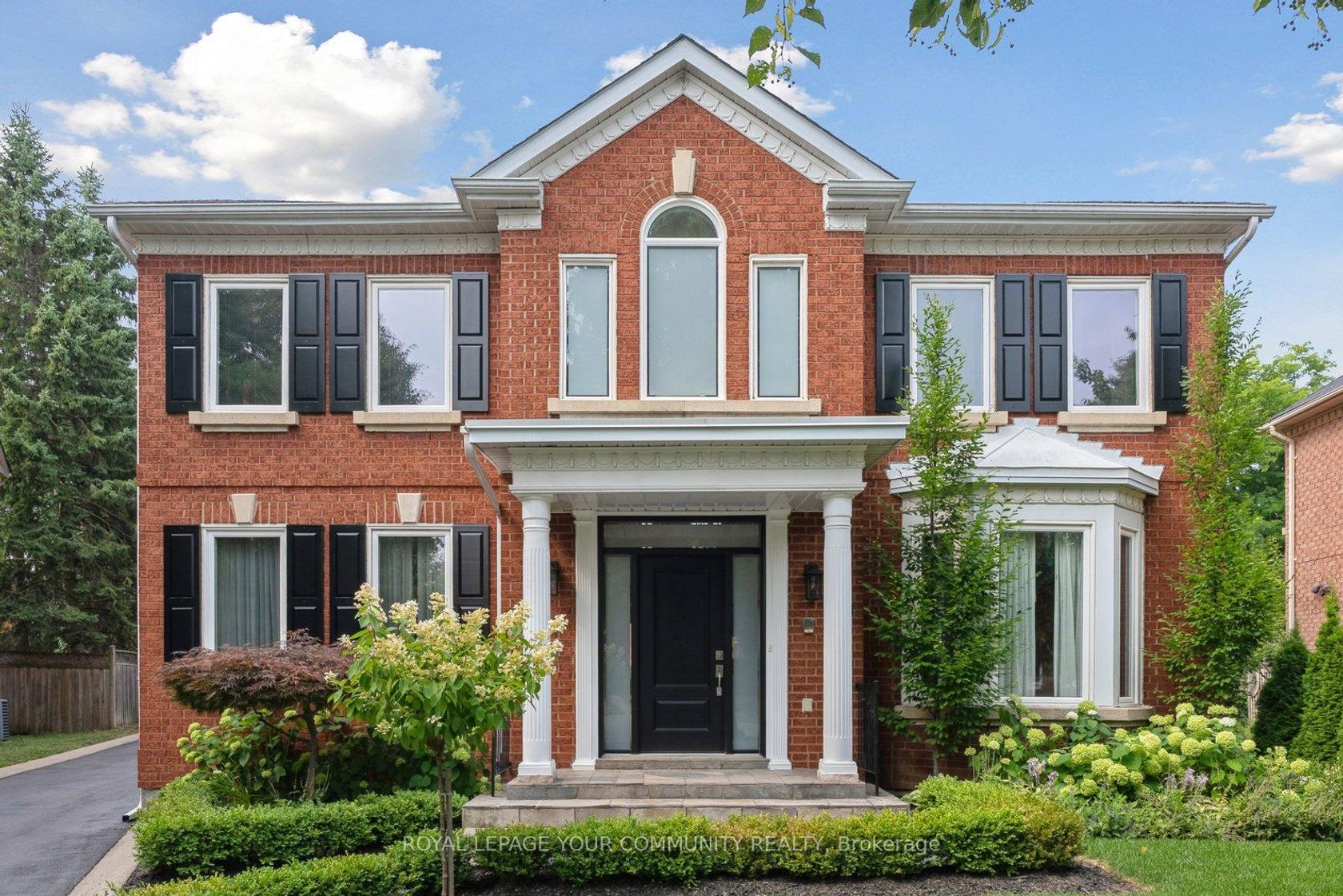 22 Theobalds Circle, Mill Pond, Richmond Hill 