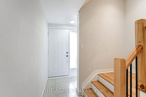 Photo 3 at 21 - 90 Castlebury Crescent, Steeles, Toronto