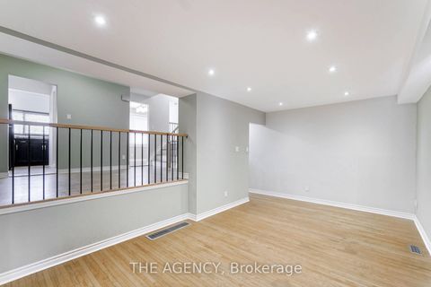 Photo 6 at 21 - 90 Castlebury Crescent, Steeles, Toronto