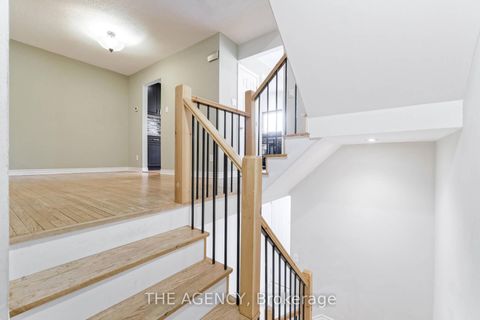 Photo 10 at 21 - 90 Castlebury Crescent, Steeles, Toronto