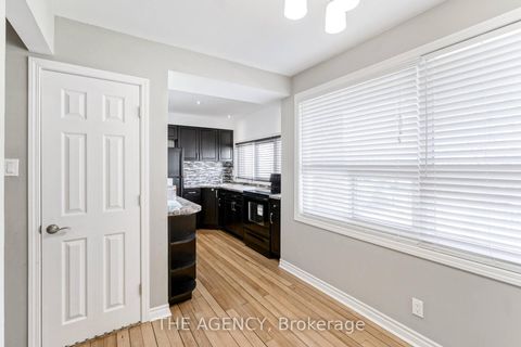 Photo 17 at 21 - 90 Castlebury Crescent, Steeles, Toronto