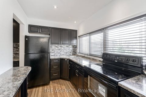 Photo 19 at 21 - 90 Castlebury Crescent, Steeles, Toronto