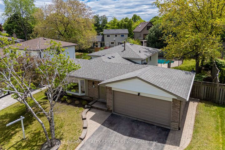 Photo 2 at 2296 Devon Road, FD Ford, Oakville