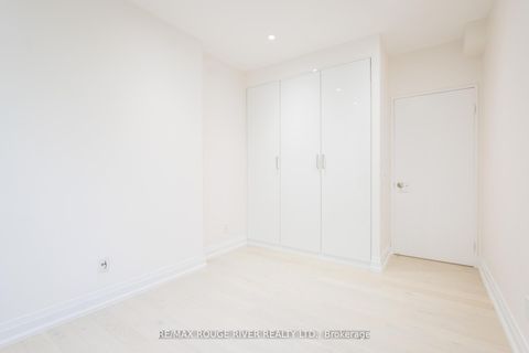 Photo 3 at 109 - 238 Doris Avenue, Willowdale East, Toronto