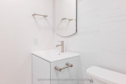 Photo 11 at 109 - 238 Doris Avenue, Willowdale East, Toronto