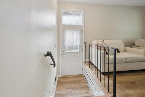 Photo 4 at 1370 Roylen Road, CP College Park, Oakville
