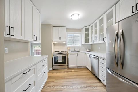 Photo 11 at 1370 Roylen Road, CP College Park, Oakville