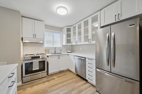 Photo 13 at 1370 Roylen Road, CP College Park, Oakville