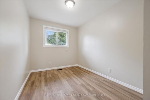 Photo 18 at 1370 Roylen Road, CP College Park, Oakville
