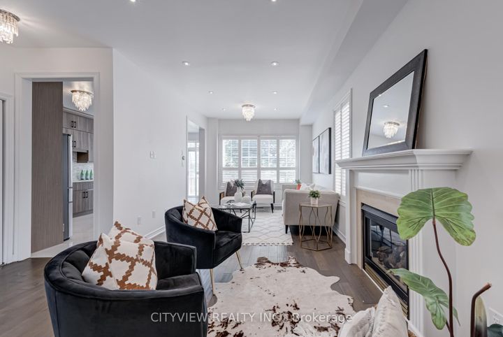 Photo 2 at 5842 Terrapark Trail, Churchill Meadows, Mississauga