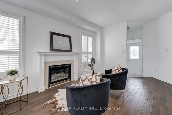 Photo 5 at 5842 Terrapark Trail, Churchill Meadows, Mississauga