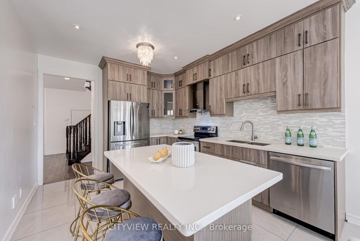 Photo 7 at 5842 Terrapark Trail, Churchill Meadows, Mississauga