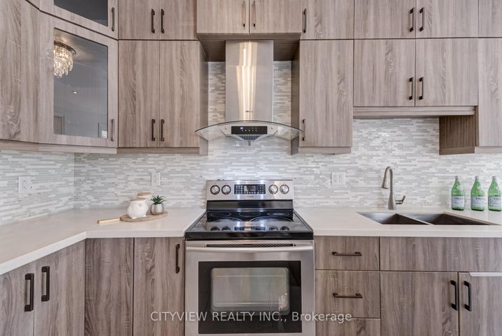 Photo 9 at 5842 Terrapark Trail, Churchill Meadows, Mississauga