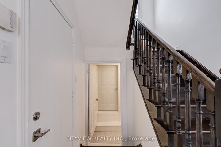 Photo 11 at 5842 Terrapark Trail, Churchill Meadows, Mississauga