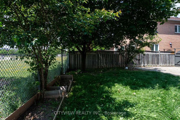 Photo 39 at 5842 Terrapark Trail, Churchill Meadows, Mississauga
