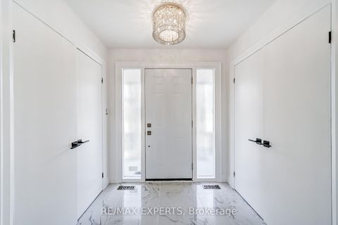 Photo 2 at 85 Villa Park Drive, East Woodbridge, Vaughan