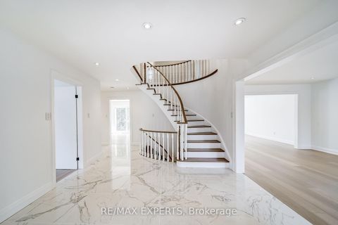 Photo 3 at 85 Villa Park Drive, East Woodbridge, Vaughan