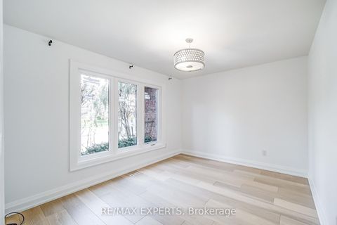 Photo 5 at 85 Villa Park Drive, East Woodbridge, Vaughan