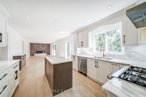 Photo 9 at 85 Villa Park Drive, East Woodbridge, Vaughan