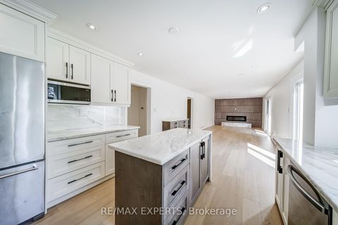 Photo 13 at 85 Villa Park Drive, East Woodbridge, Vaughan