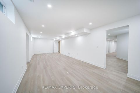Photo 31 at 85 Villa Park Drive, East Woodbridge, Vaughan