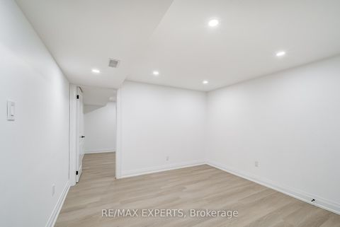 Photo 35 at 85 Villa Park Drive, East Woodbridge, Vaughan