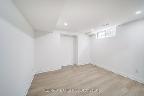 Photo 36 at 85 Villa Park Drive, East Woodbridge, Vaughan